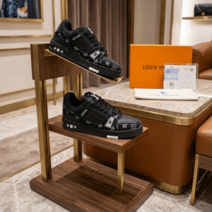 Adidasi LV Black One